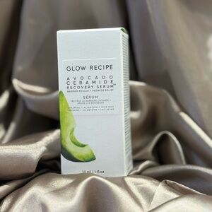 Glow Recipe Avocado Ceramide Serum in White and Green ( Sealed )
